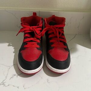 Jordan 1 Mid
Banned (2020)